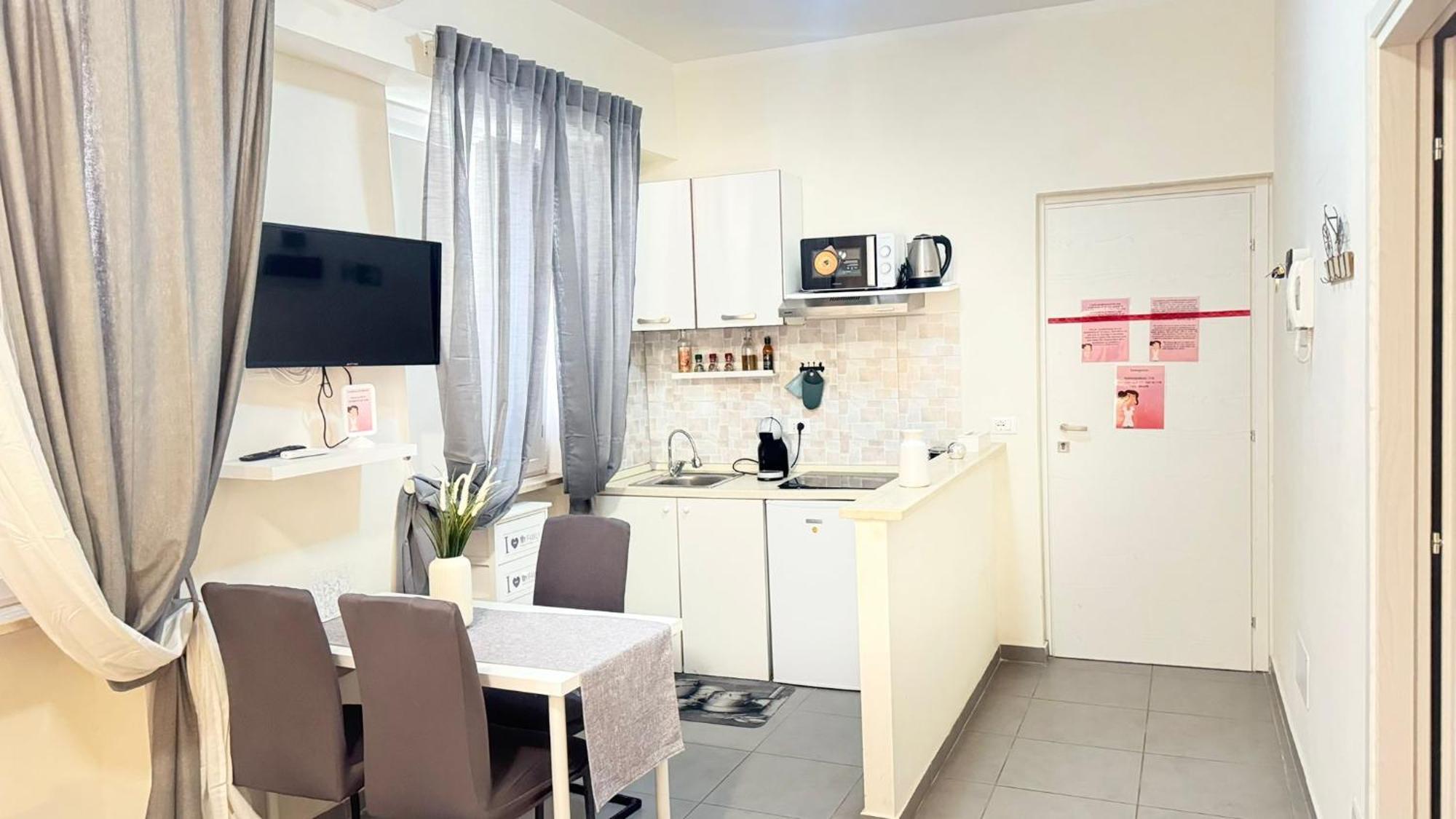 Hotel Gemelli Tre Roma Esterno foto