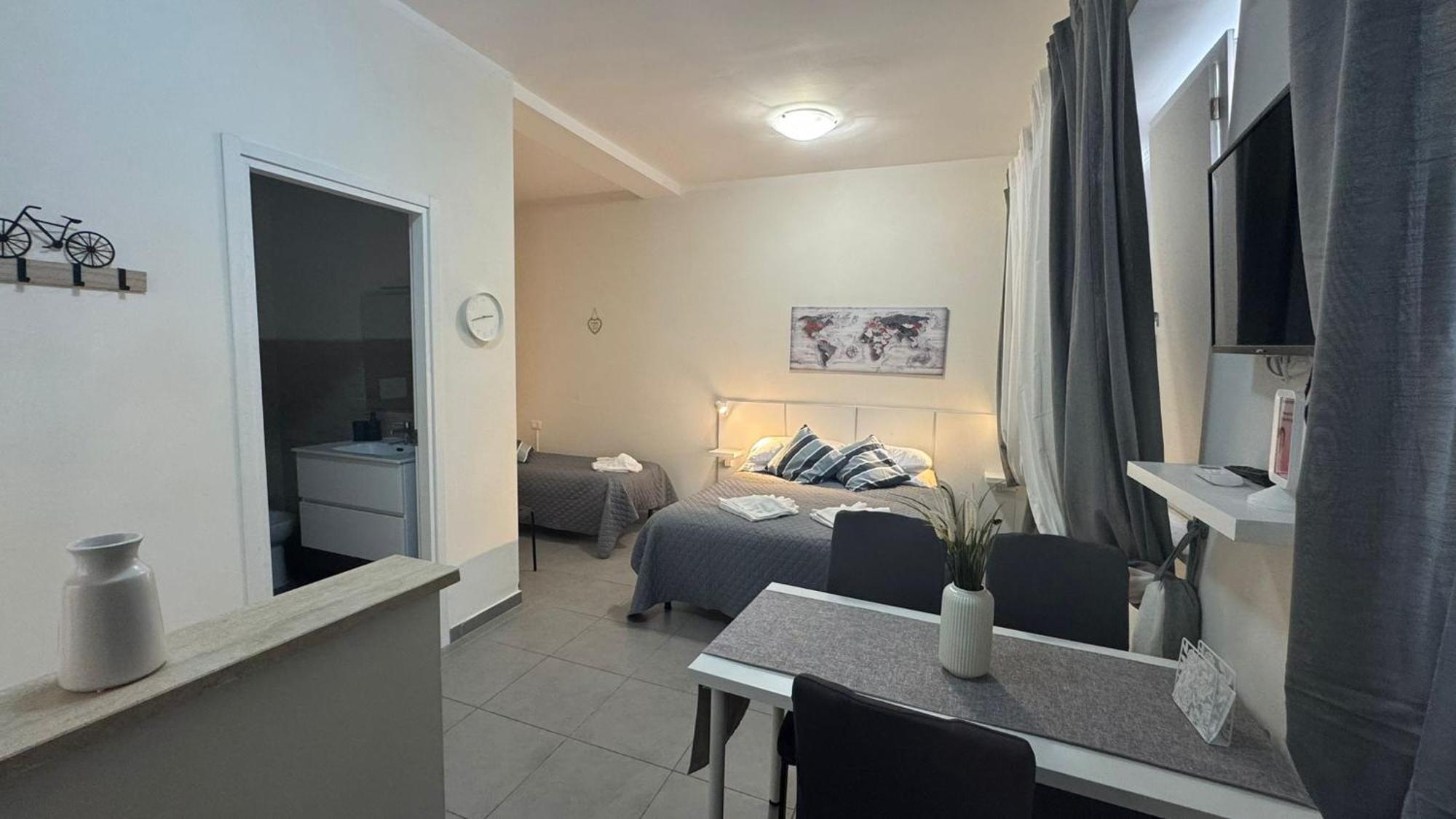 Hotel Gemelli Tre Roma Esterno foto