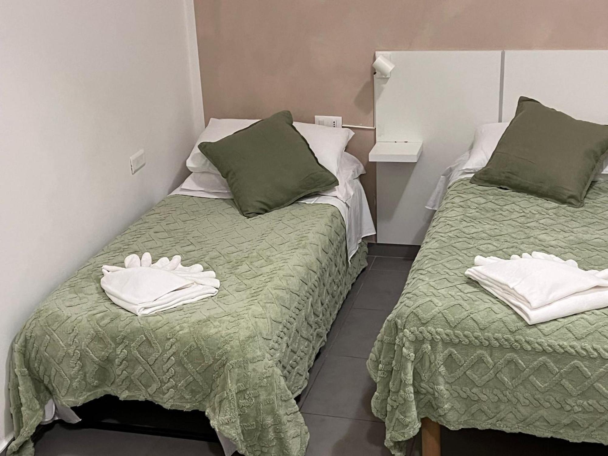 Hotel Gemelli Tre Roma Esterno foto